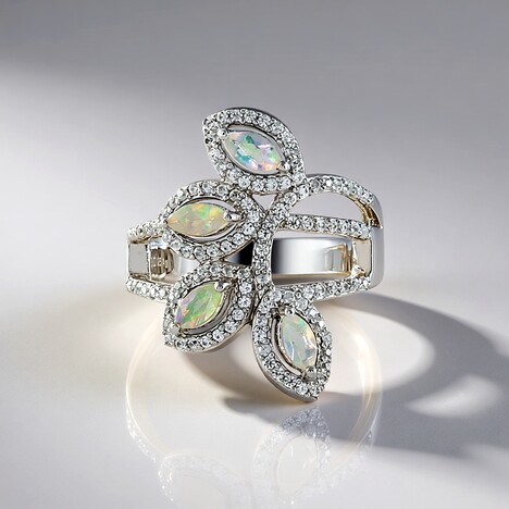 Anello in argento con Opale di Welo