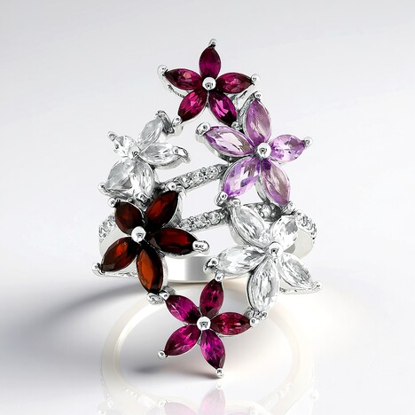 Anello in argento con Granato