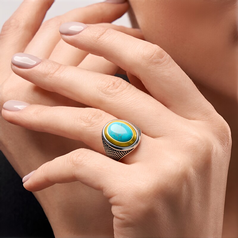 Anillo en plata con Turquesa azul del Mohave Kingman (Jones Lee)