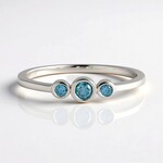 Anello in argento con Diamante Blu I2