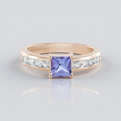 Anello in argento con Tanzanite