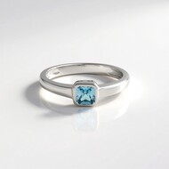 Anello in argento con Zircone Ratanakiri