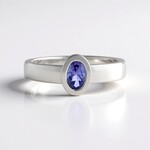 Anello in argento con Tanzanite