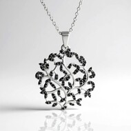 Collar en plata con Espinela negra