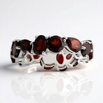 Anello in argento con Granato