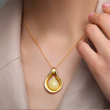 Ciondolo in argento con Ambra Milky Baltica (dagen)
