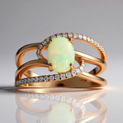 Anello in oro con Opale di Welo AAA