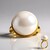 Bague en or et Perle blanche des mers du sud (Michelle Albala)