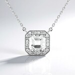 Collana in argento con Petalite