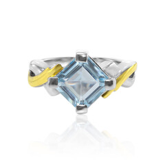 Zilveren ring met een hemel-blauwe topaas