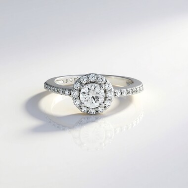 Zilveren ring met een zirkoon
