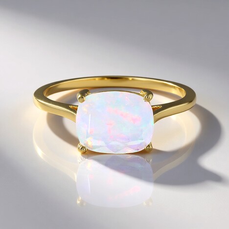 Anello in oro con Opale di Welo