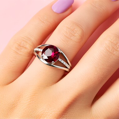 Anillo en plata con Granate de Mozambique