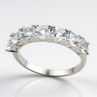 Anillo en plata con Danburita