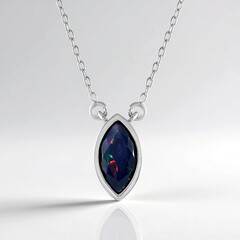 Collana in argento con Opale Mezezo