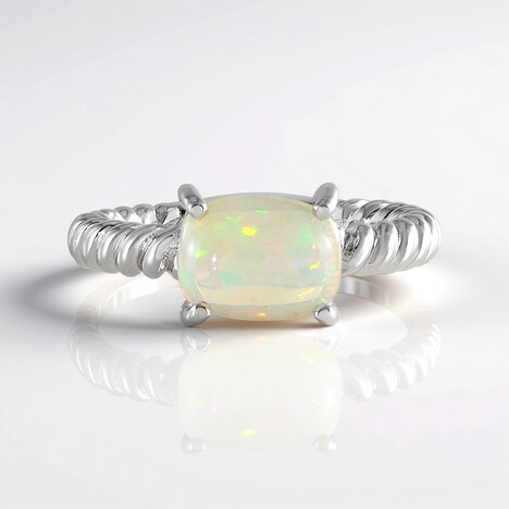 Anello in argento con Opale di Welo