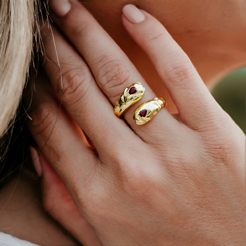Zilveren ring met Tanzania robijnen (de Melo Essence)