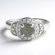 Anillo en plata con Espectrolita