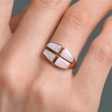Anillo en plata con Piedra de Luna blanca (KM by Juwelo)