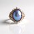 Anello in argento con Perla Mabe blu (Dallas Prince Designs)