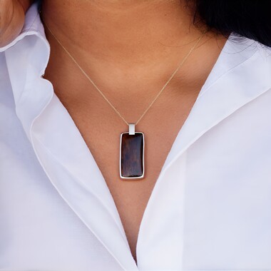 Pendentif en argent et Bois fossilisé