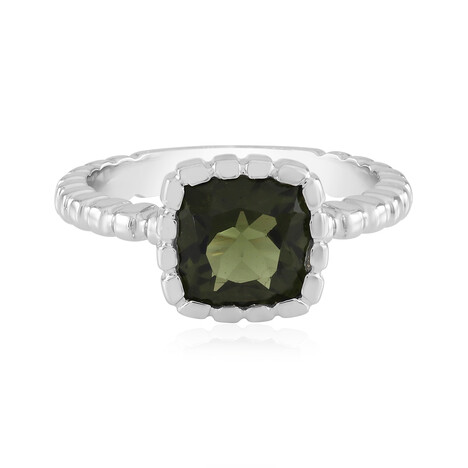 Zilveren ring met een moldaviet