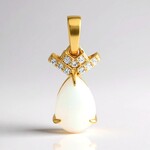Ciondolo in argento con Opale di Welo