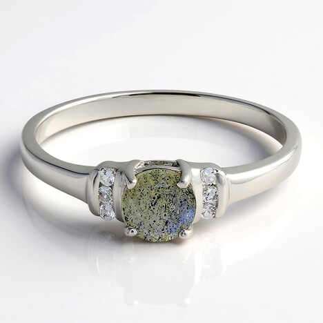 Anello in argento con Spectrolite