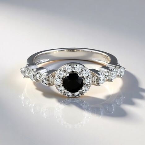Anello in argento con Spinello Nero