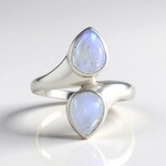 Anello in argento con Pietra di Luna Blu (KM by Juwelo)