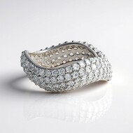 Anillo en plata con Zircón (de Melo Essence)
