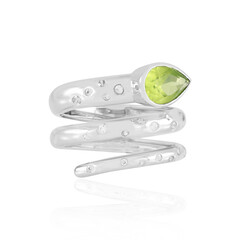 Zilveren ring met een peridoot (de Melo Essence)