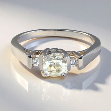 Anello in argento con Ortoclasio