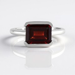 Anello in argento con Granato Mozambico