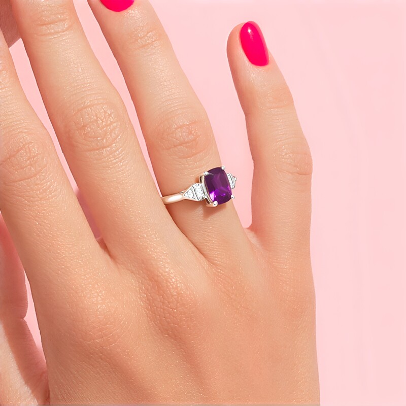 Anillo en plata con Amatista