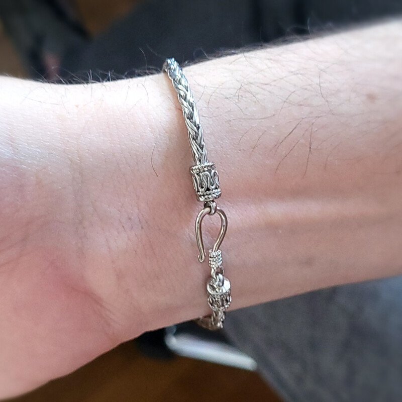 Brazalete en plata (Bali Barong)