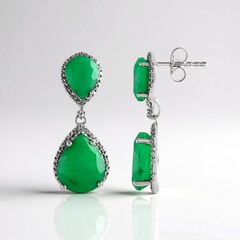 Orecchini in argento con Berillo color smeraldo