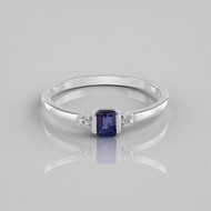 Anillo en plata con Iolita