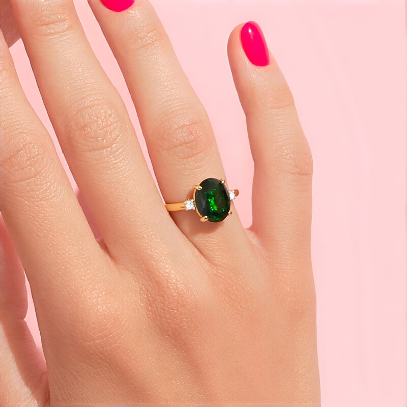 Anello in oro con Opale Mezezo (Adela Gold)