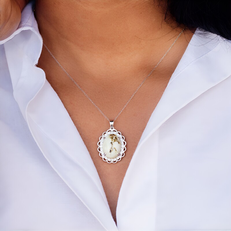 Magnesit-Silberanhänger