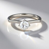 Anello in argento con Zircone