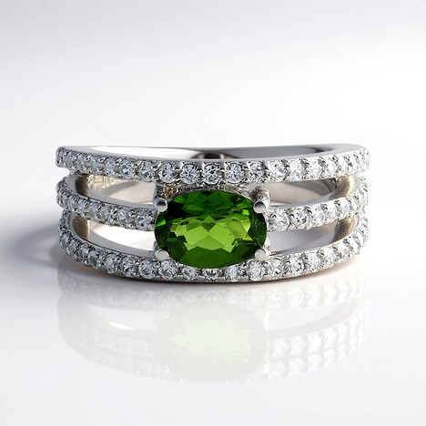 Anello in argento con Diopside Russo