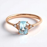 Anello in oro con Acquamarina Brasiliana AAA (CIRARI)