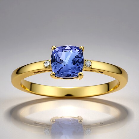 Anello in oro con Tanzanite
