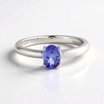 Anello in argento con Tanzanite