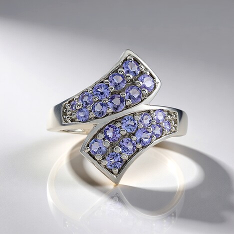 Anello in argento con Tanzanite
