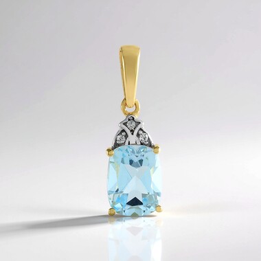 Colgante en plata con Topacio azul cielo