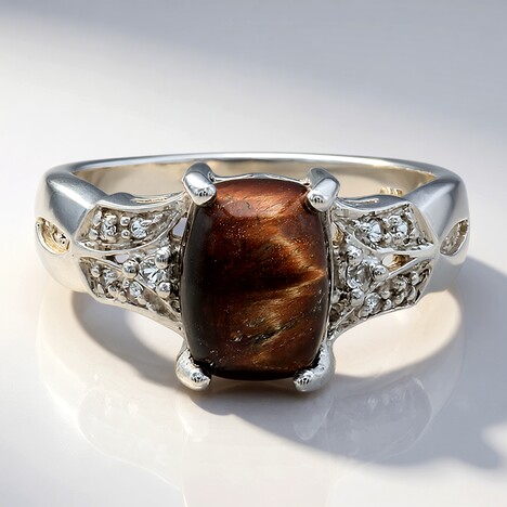Anello in argento con Occhio di Tigre Rosso