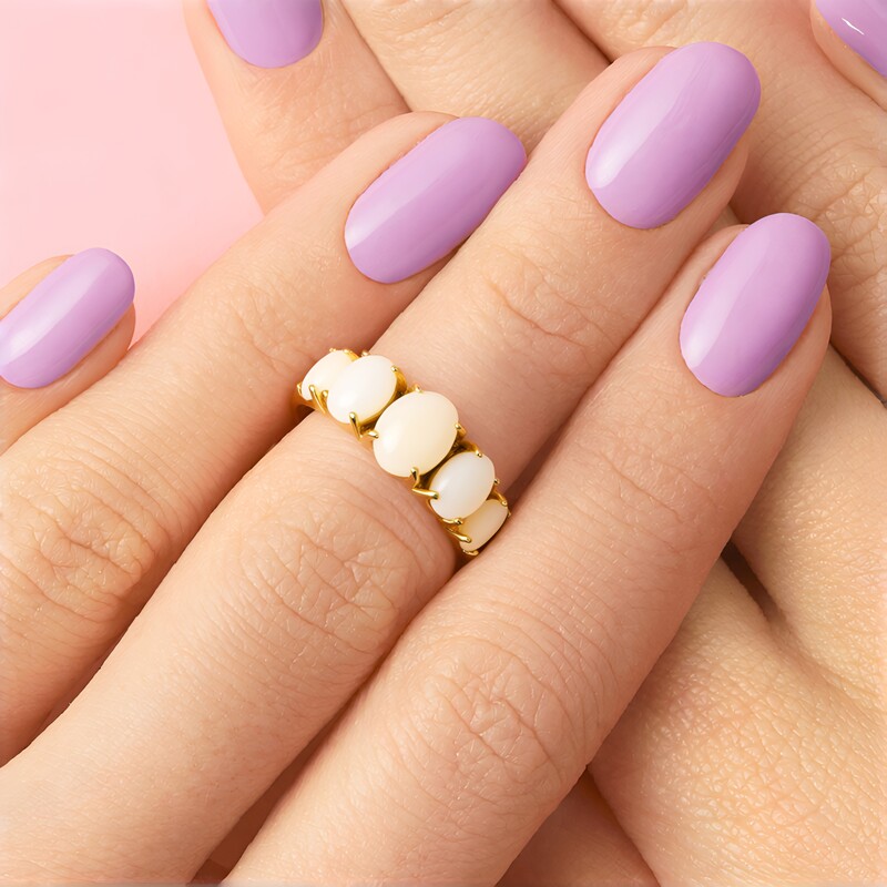 Anello in argento con Opale Bianco