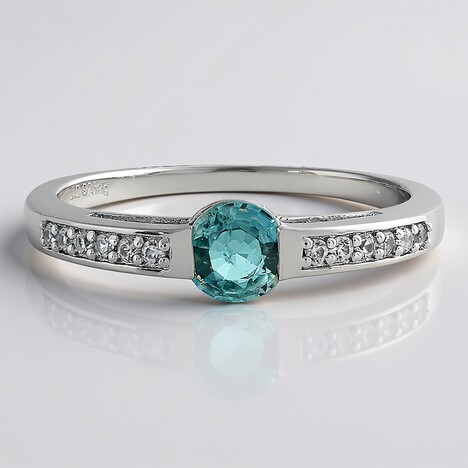 Anello in argento con Zircone Ratanakiri